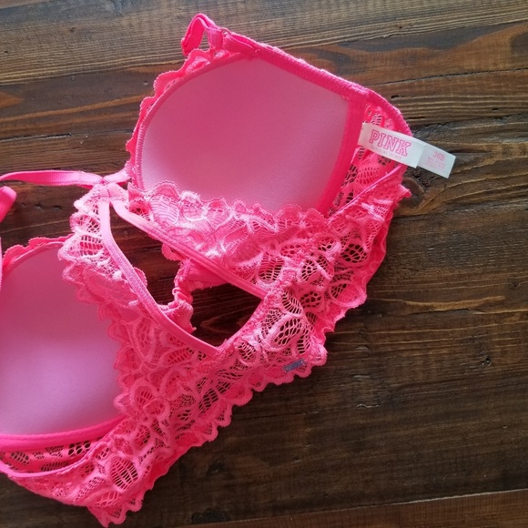 NWOT Victoria Secret Bra - Picture 3 of 3